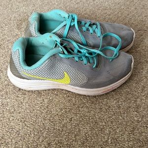 Women’s Nike Revolution, Size 7